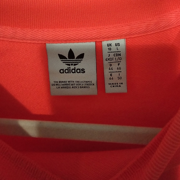 adidas Originals Women’s Trefoil Crew Sweatshirt neon pink, Large - Picture 4 of 4